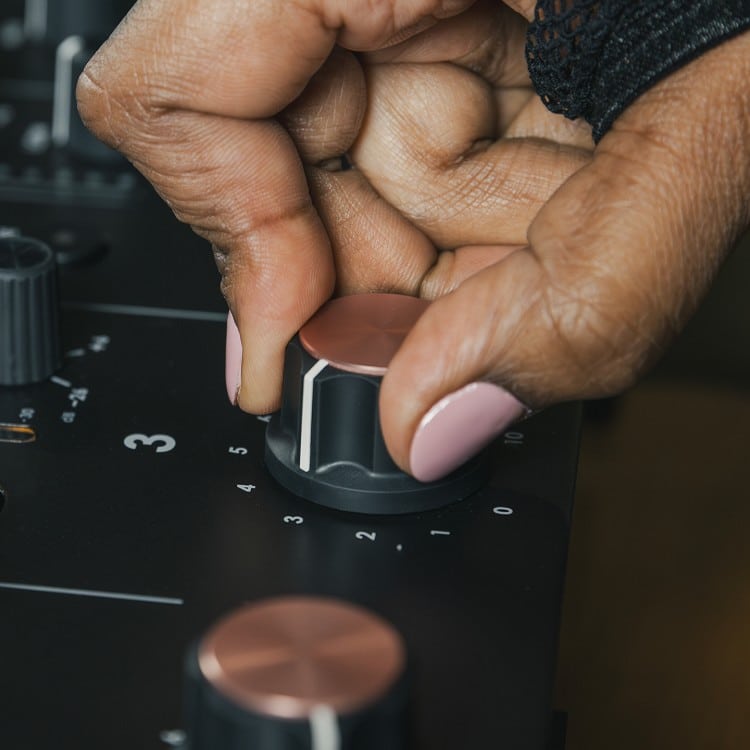 AlphaTheta Euphonia – עמדת DJ מלאה עם מיקסר Euphonia