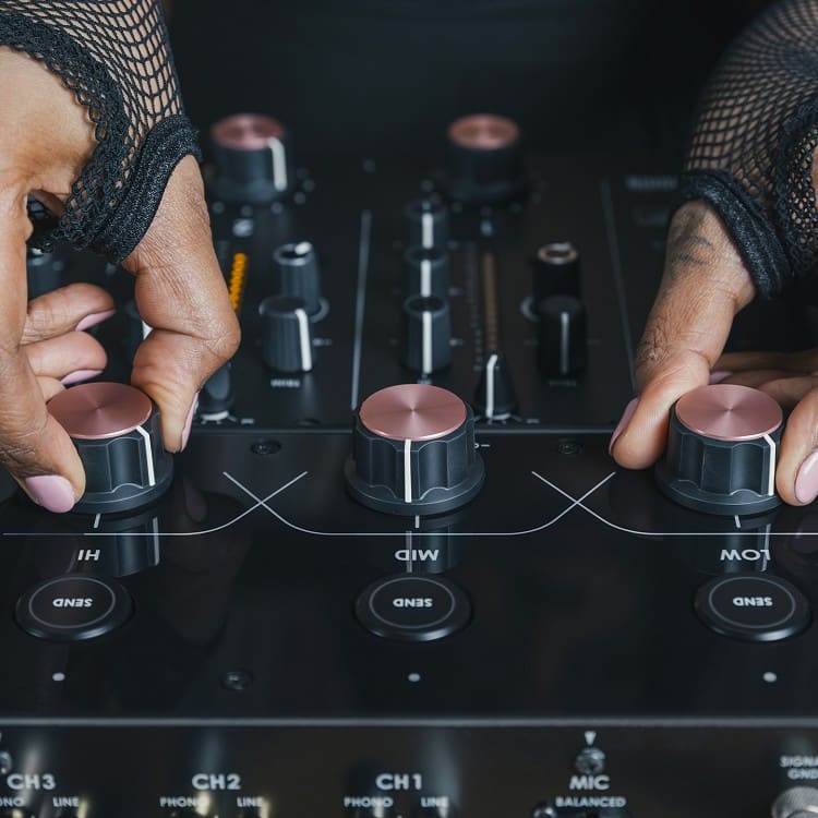 AlphaTheta Euphonia – EQ ופילטרים אנלוגיים