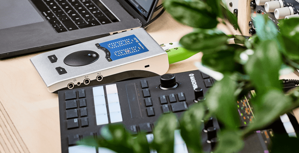 RME Babyface Pro FS – שימוש עם אוזניות