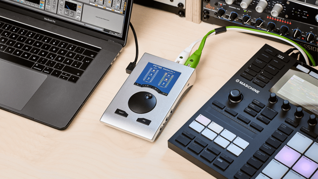 תמונה של שולחן אולפן