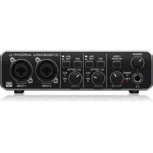Behringer UMC202HD – חיבורים קומבו קדמיים.