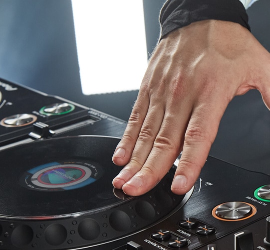 Pioneer CDJ-3000 – ג'וג ויל משודרג עם חיווי LCD