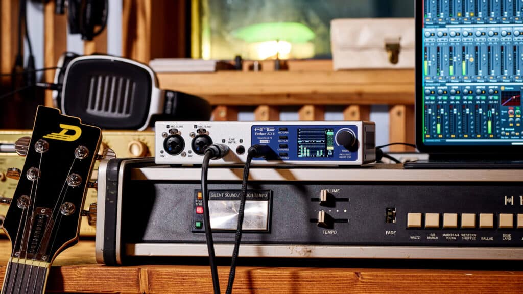 RME Fireface UCX II – תקריב על כפתורי השליטה