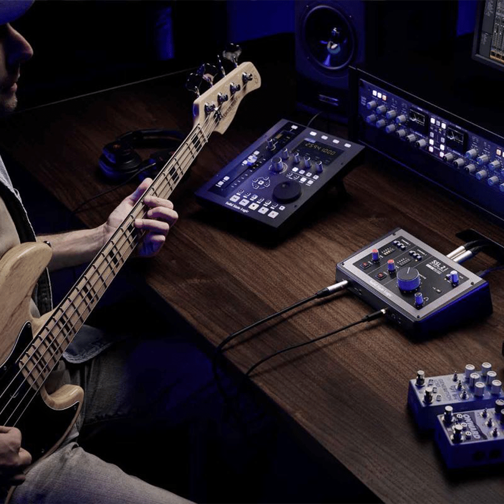 SSL 2 MKII מחובר לגיטרה