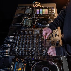 Pioneer DJM-V10 – Beat FX ומודולי אפקטים פנימיים