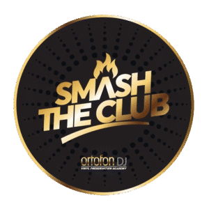 תקריב על בד הסליפמט Ortofon Smash the Club והדפס הגרפיקה