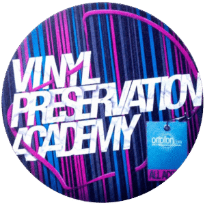 תקריב על בד Ortofon Slipmat Strips והדפס הקווים