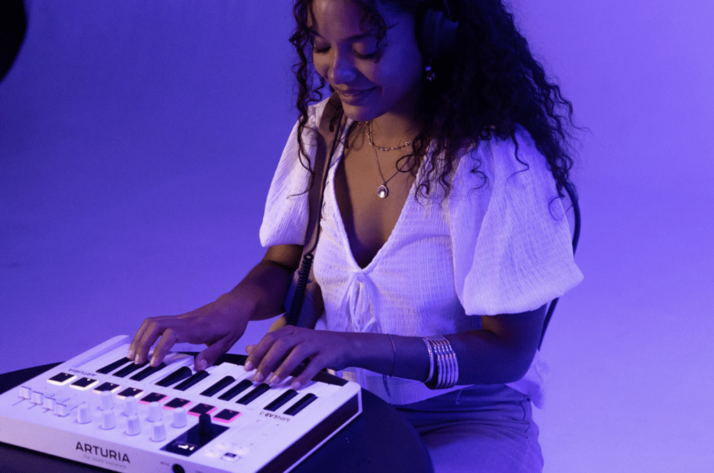 Arturia MiniLab 3 קלידים רגישים למגע