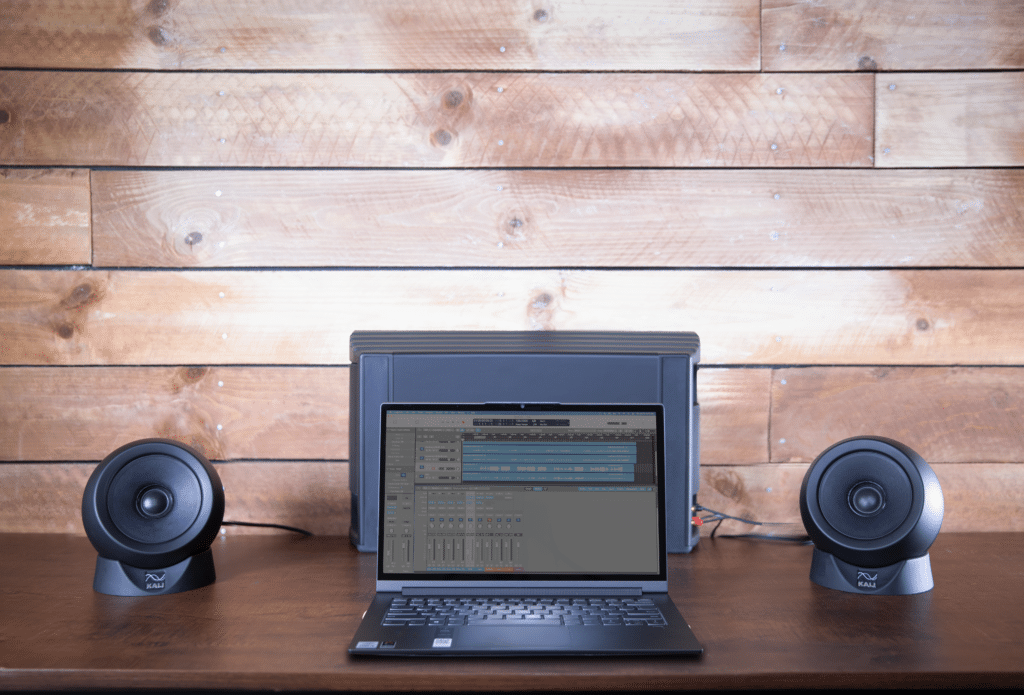 Kali Audio IN-UNF Lifestyle