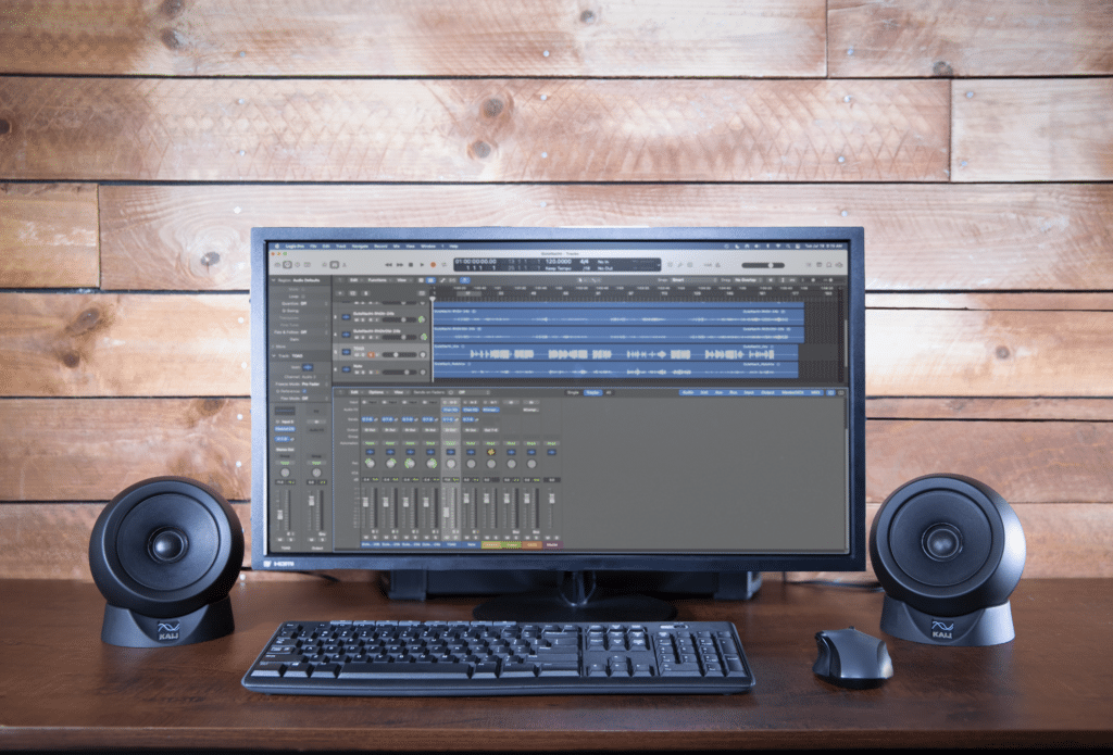 Kali Audio IN-UNF Lifestyle