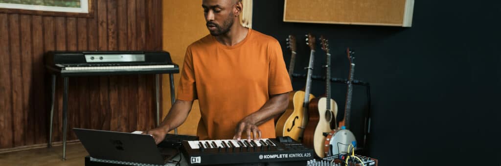 Native Instruments Komplete Kontrol 2 מקלדות שליטה חכמות לאולפן