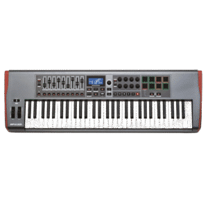 Novation Impulse 61 – מקלדת שליטה 61 קלידים חצי־שקולים עם Aftertouch