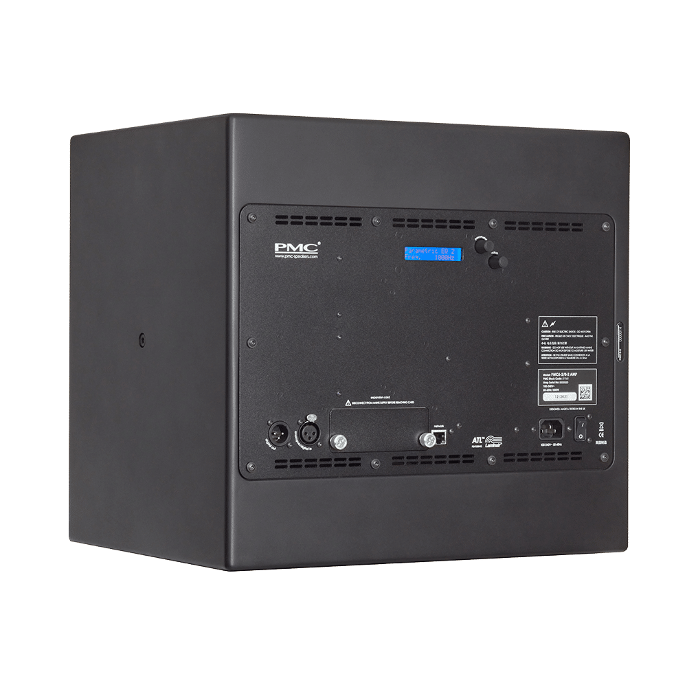 PMC 6-2 – מבט אחורי עם כניסות XLR ו-AES