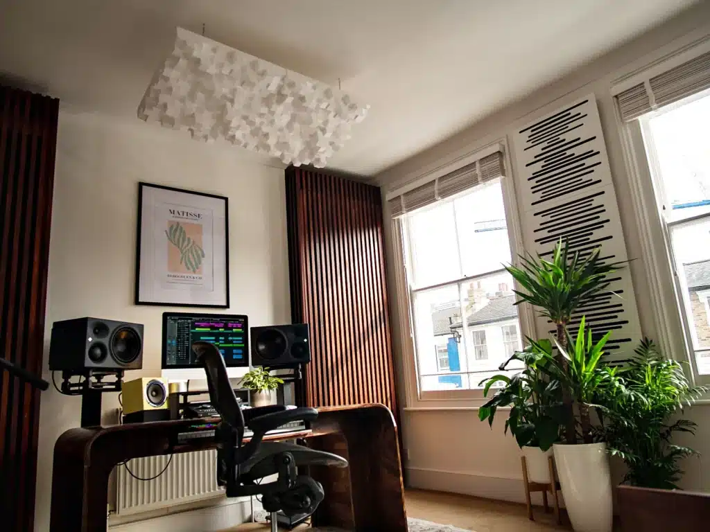 Wavewood Ultra Lite מותרן באולפן ביתי