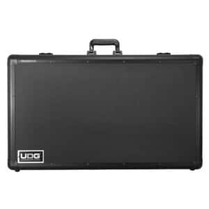 חלל פנימי מרווח של UDG Pick Foam Flight Case Multi Format 2XL עם קצף מותאם אישית