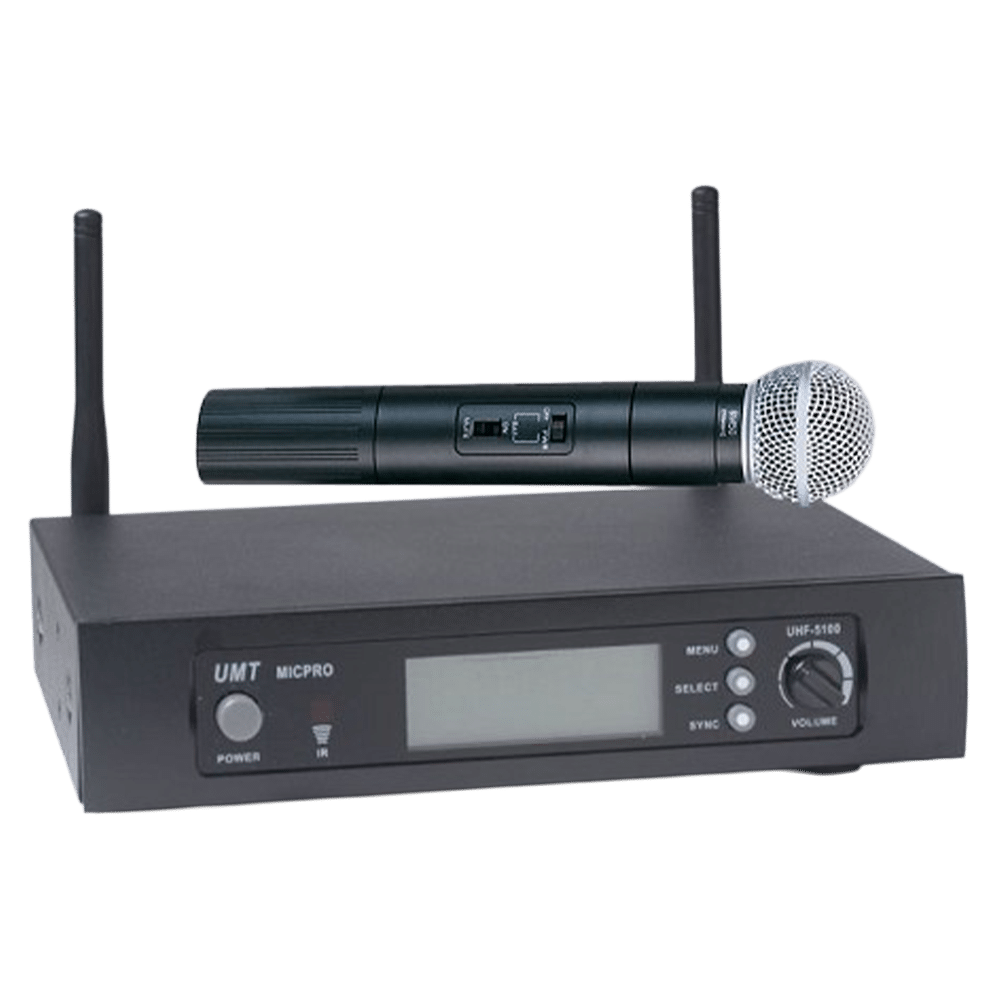 מיקרופון אלחוטי MICPRO UHF-5100 על רקע סטודיו