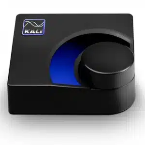 Kali Audio MV-BT מודול Bluetooth מקצועי – מבט קדמי עם בקרת עוצמה וחיווי LED