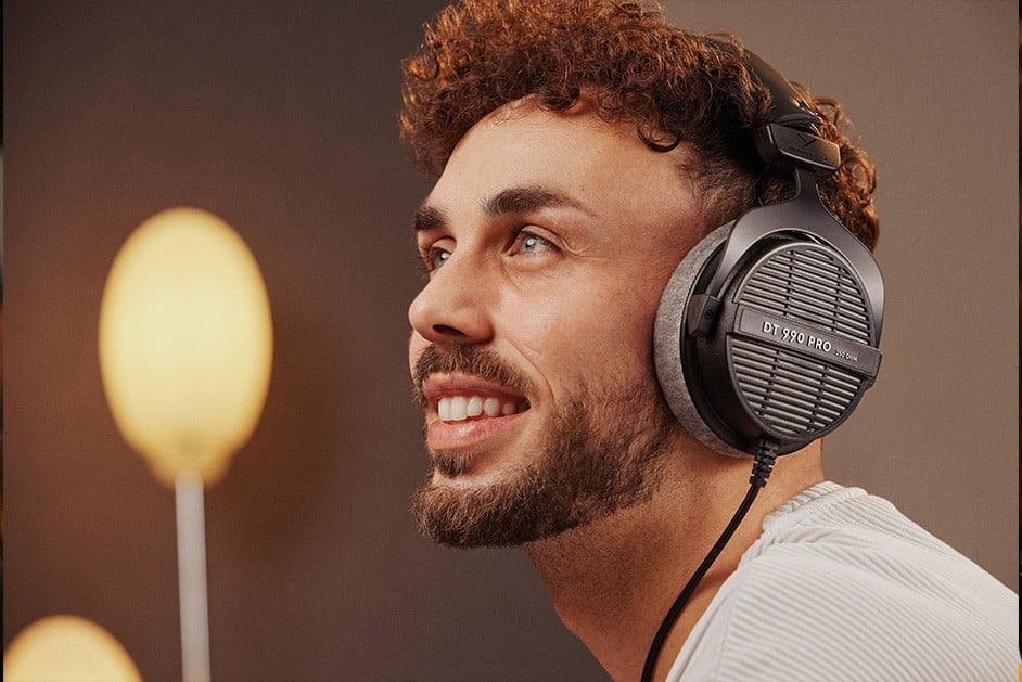 Beyerdynamic DT 990 PRO באיכות בניה גרמנית