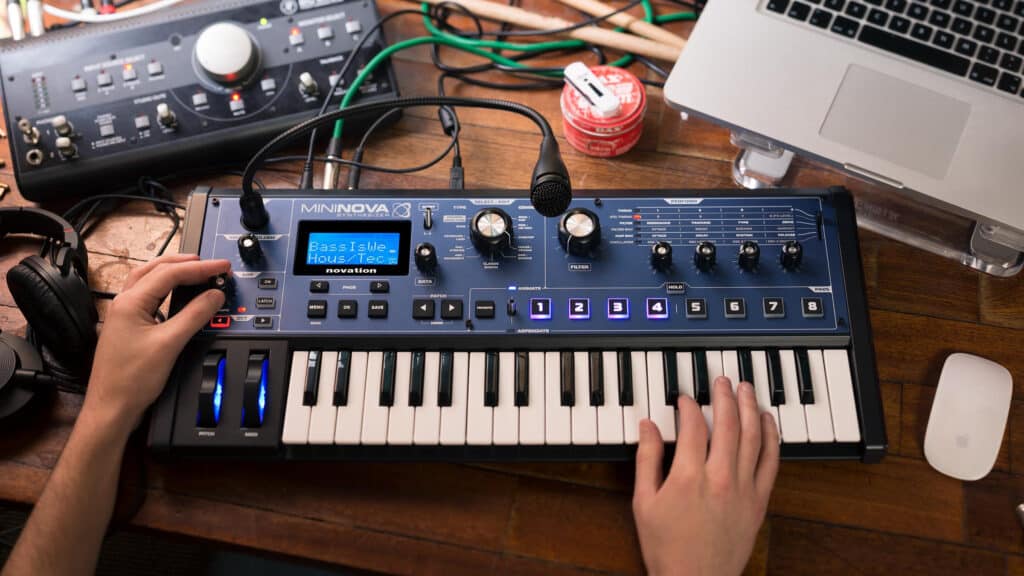 Novation MiniNova מקלדת להפקה