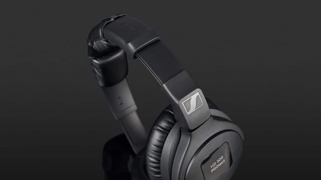 Sennheiser HD 300 PRO אוזניות עם בידוד גבוה