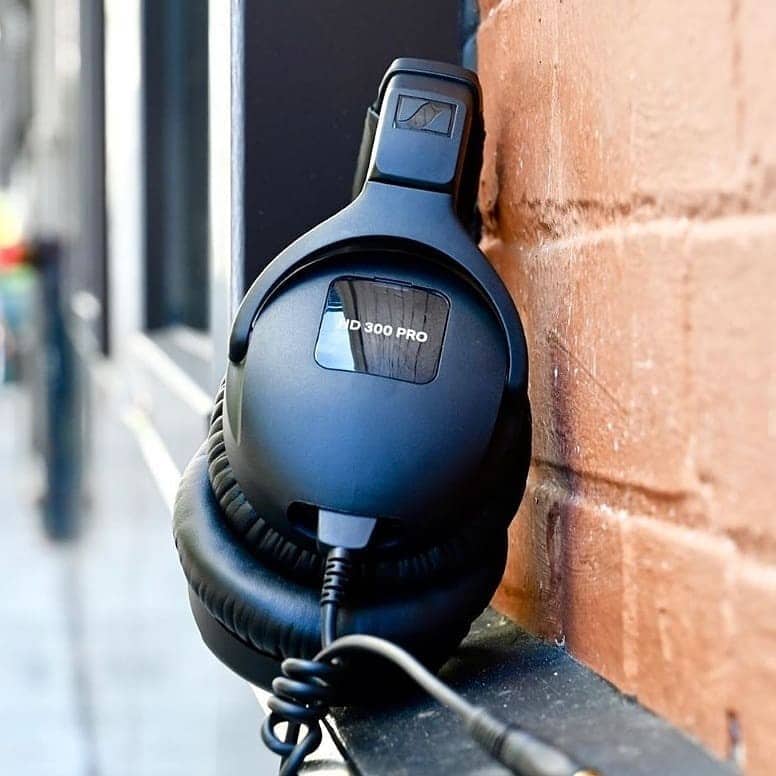 Sennheiser HD 300 PRO סאונד צלול ומדוייק