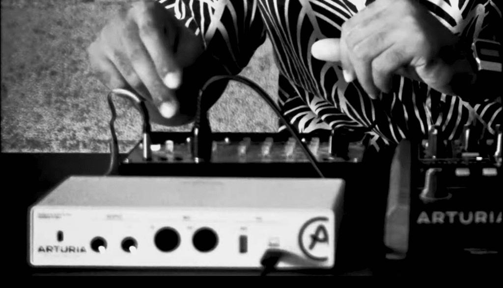 Arturia MiniFuse 1 כרטיס קול קומפקטי לאולפן