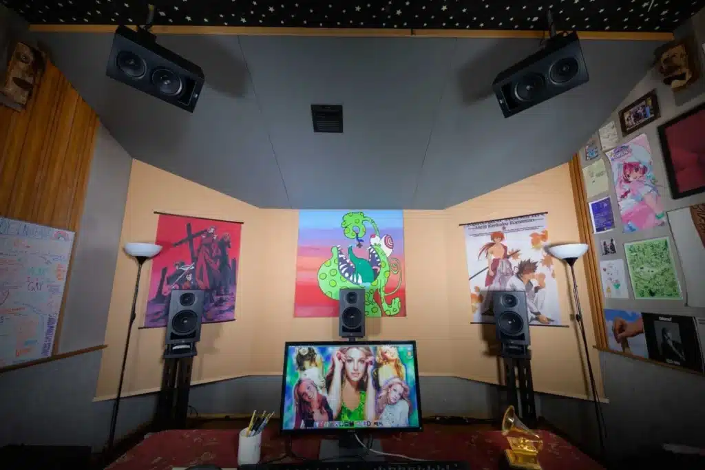 kali audio in-8 in atmosphere system
