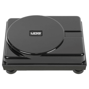 UDG Ultimate Turntable Equipment Cover — מבט חזית בשחור מבריק