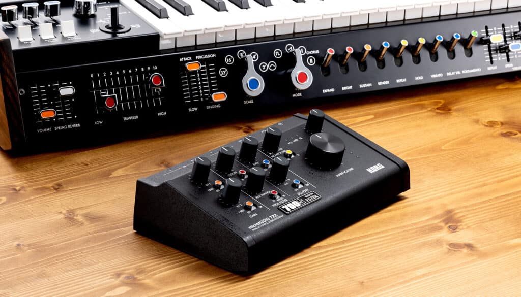 Korg microAUDIO 722 — תקריב כפתורי הפילטר האנלוגי Low-Pass ו-High-Pass