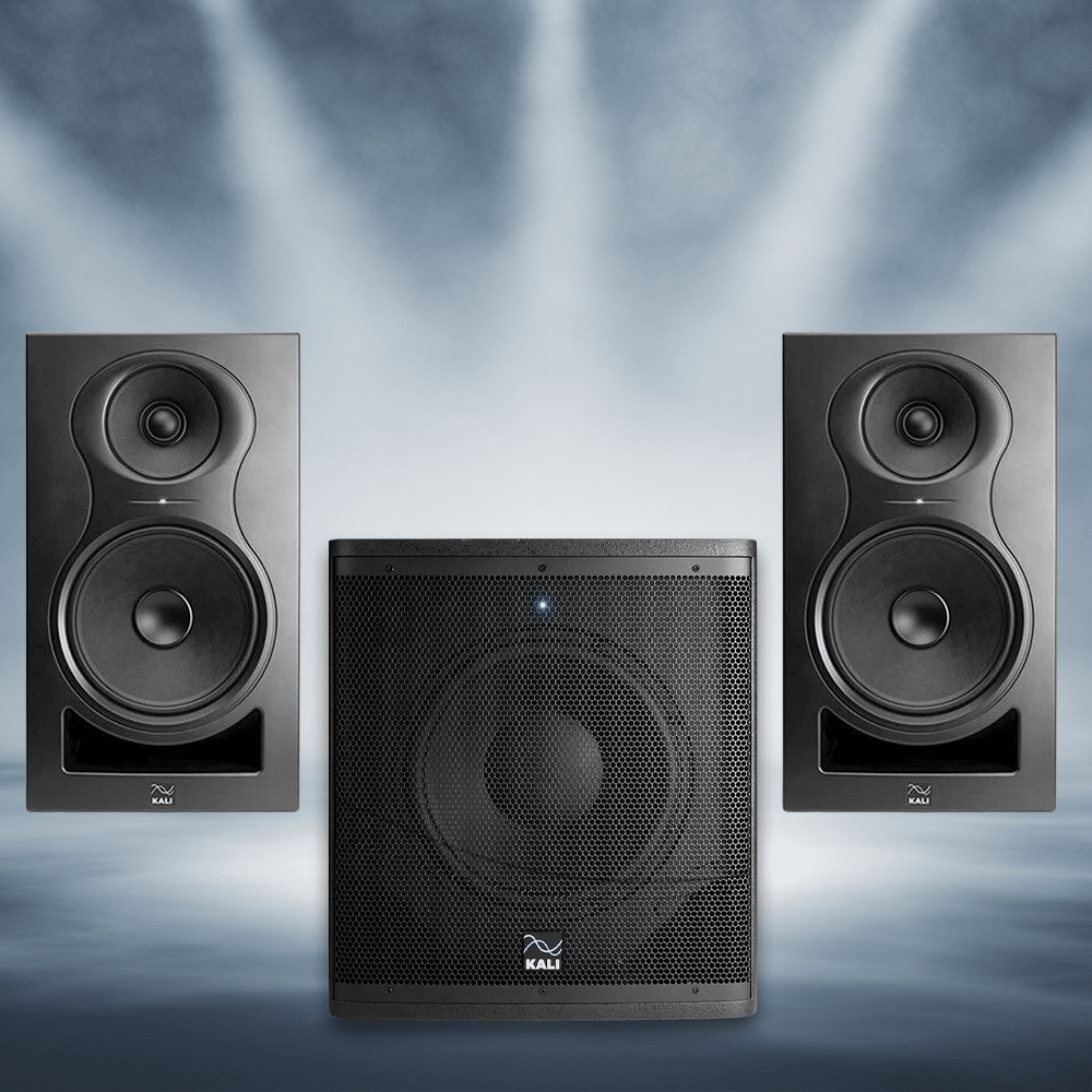 חבילת אולפן Kali Audio — זוג מוניטורים IN-8 V2, סאב-וופר WS-12 וארבעה כבלי XLR