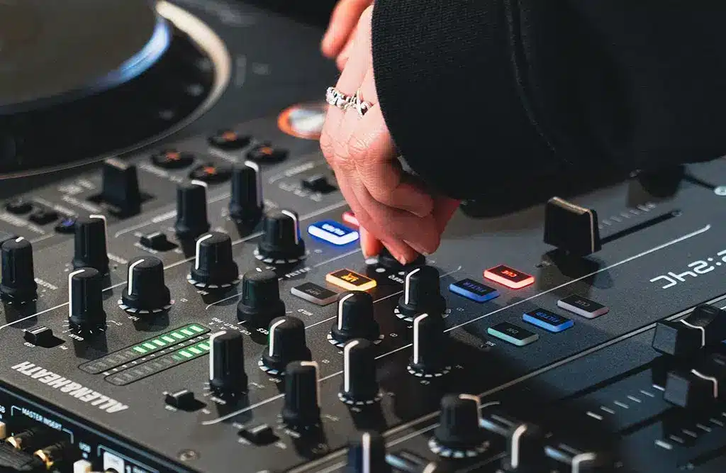 Allen & Heath Xone:24C — קרוספיידר