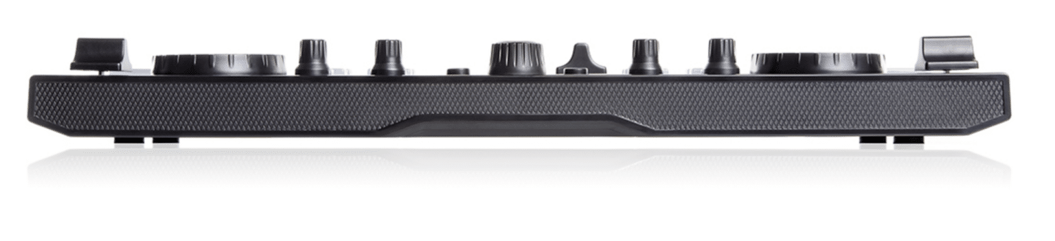 Numark DJ2GO2 מחובר ללפטופ — מוכן לנגינה בשניות