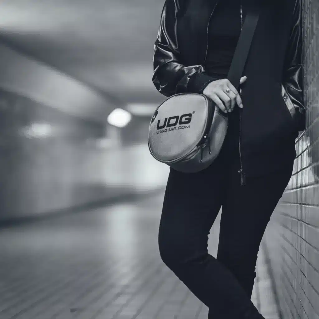 UDG Ultimate DIGI Headphone Bag תא פנימי מרופד